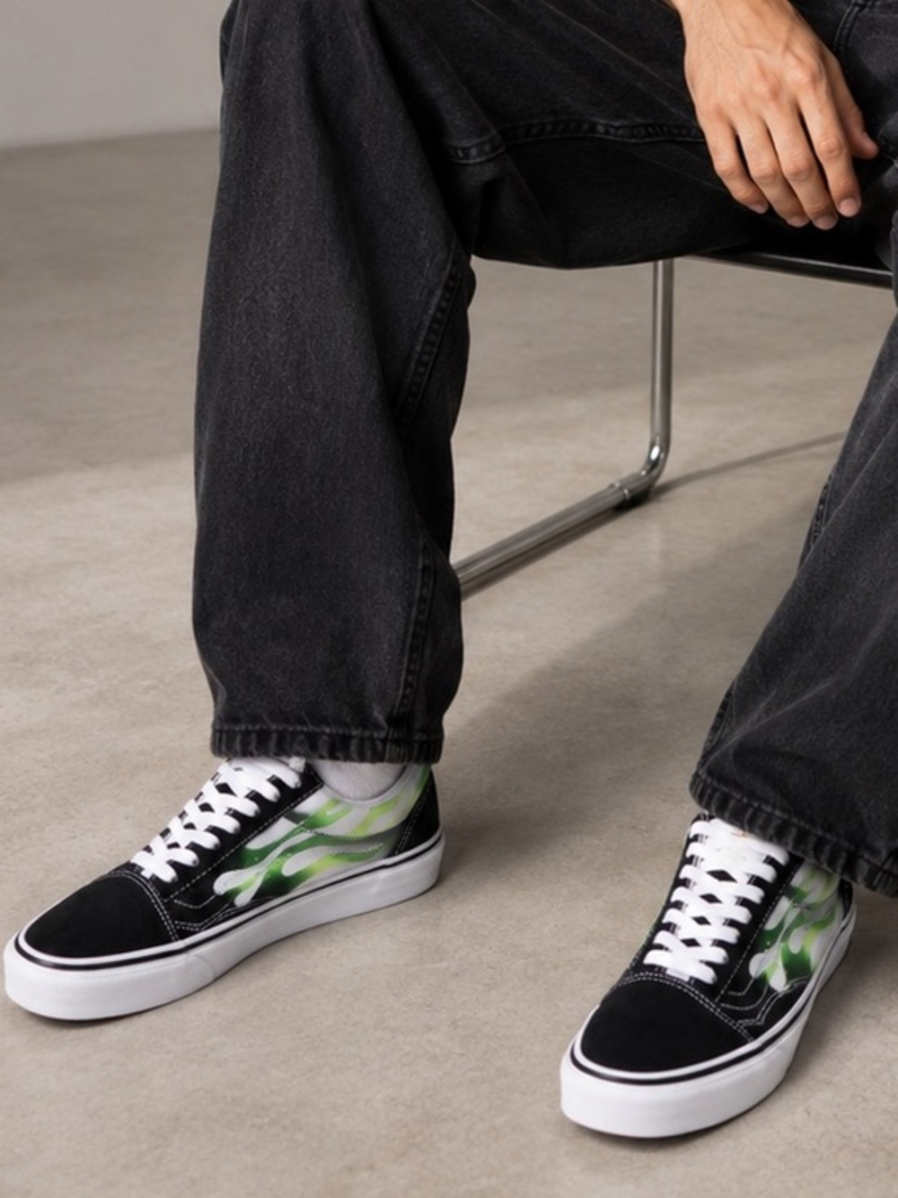 NEW VANS OLD SKOOL BLACK AND GREEN FLAME SNEAKERS SIZE 8 women 6.5 men
